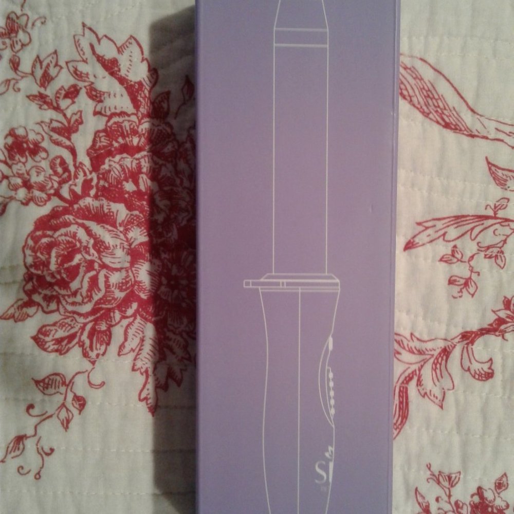 Travel Curling Iron - NIB - Free if bundled!